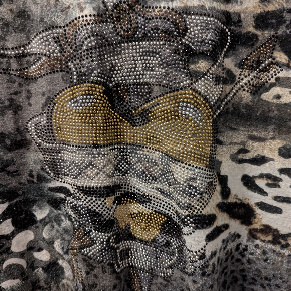 V Cristina Animal Print Hoodie with Heart Design - Picture 3 of 9